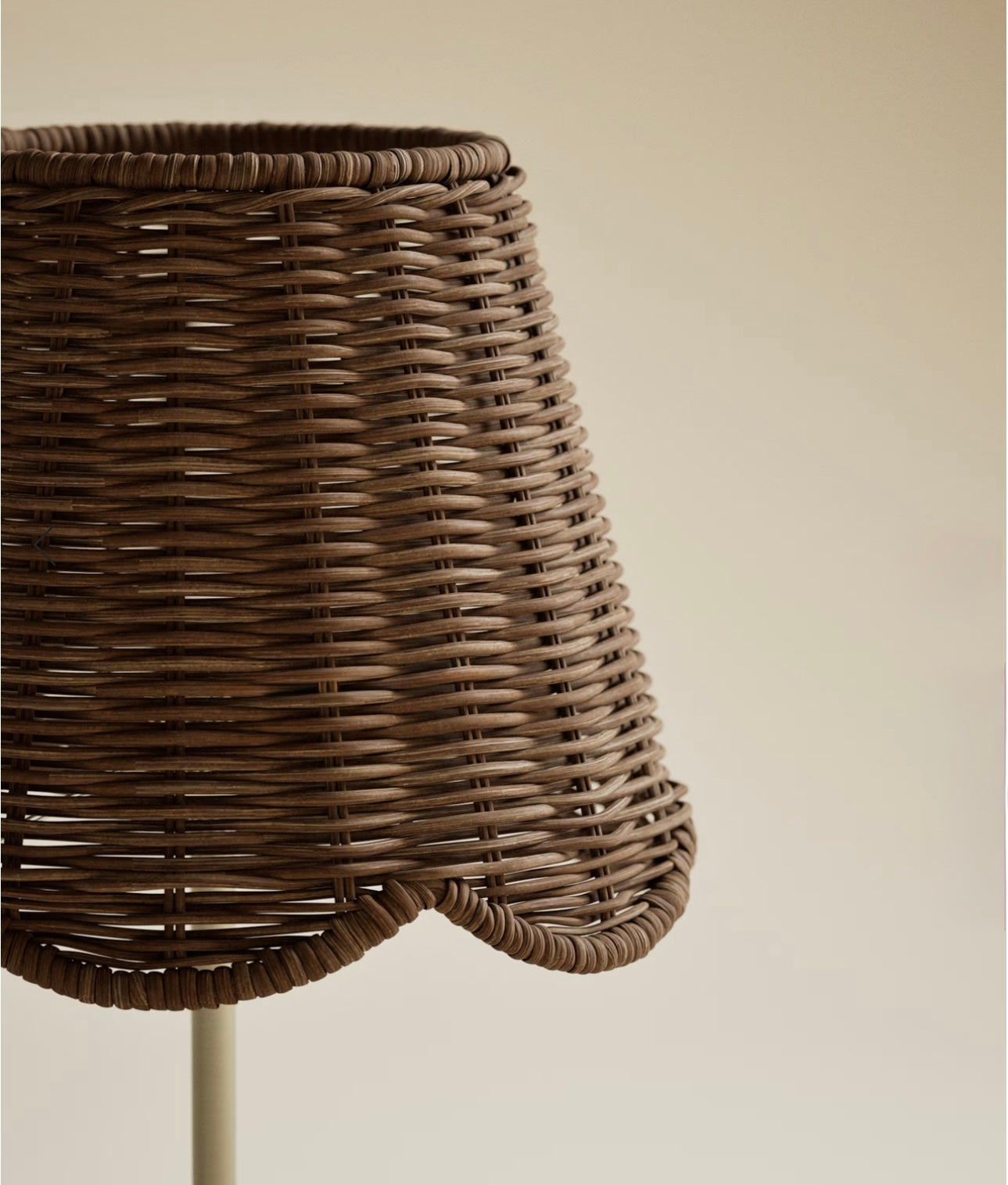 Wicker Scallop Rechargeable table Lamp