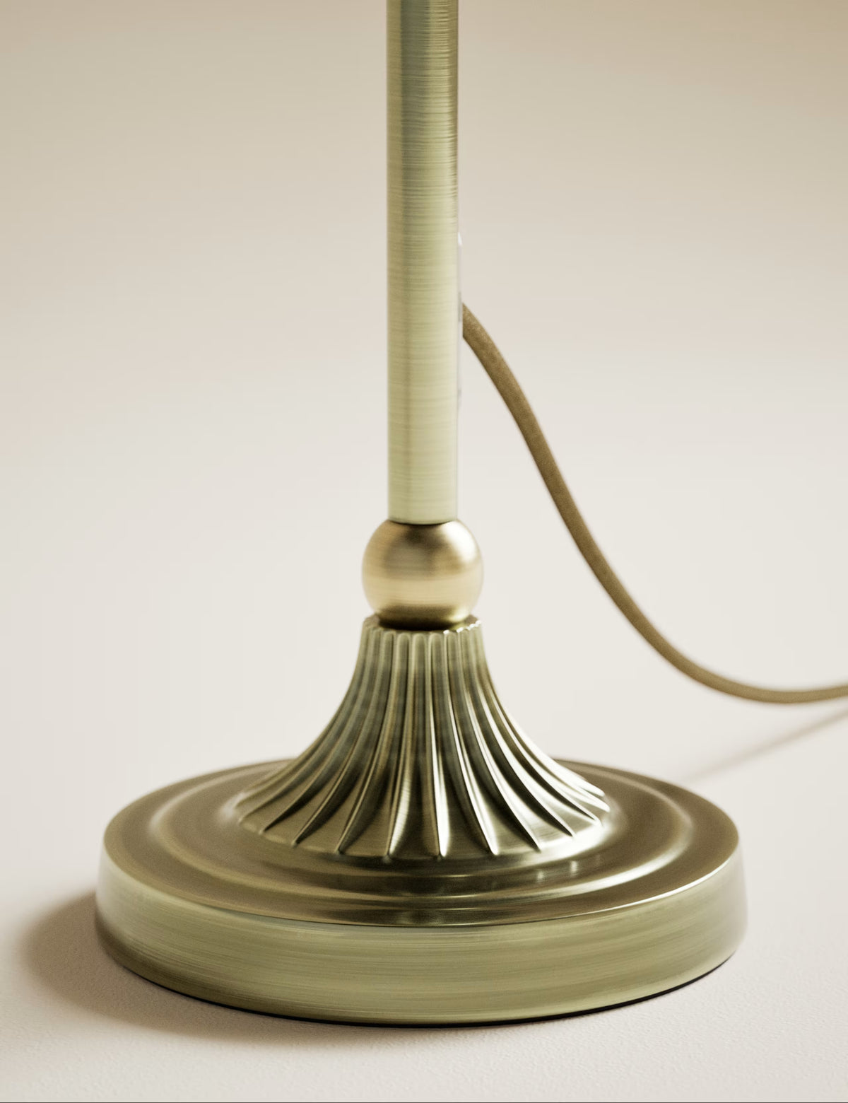 Winnie Velvet Table Lamp - Green