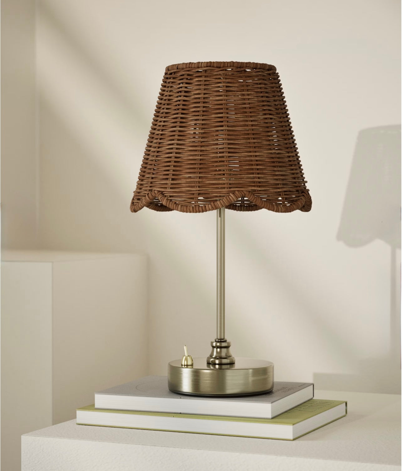 Wicker Scallop Rechargeable table Lamp