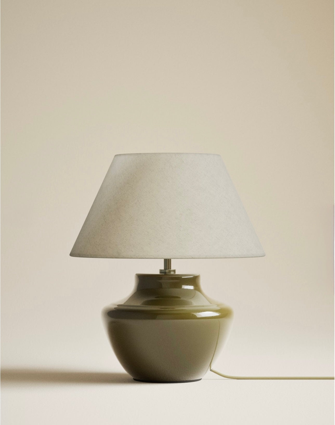 Ceramic Urn Base Table Lamp