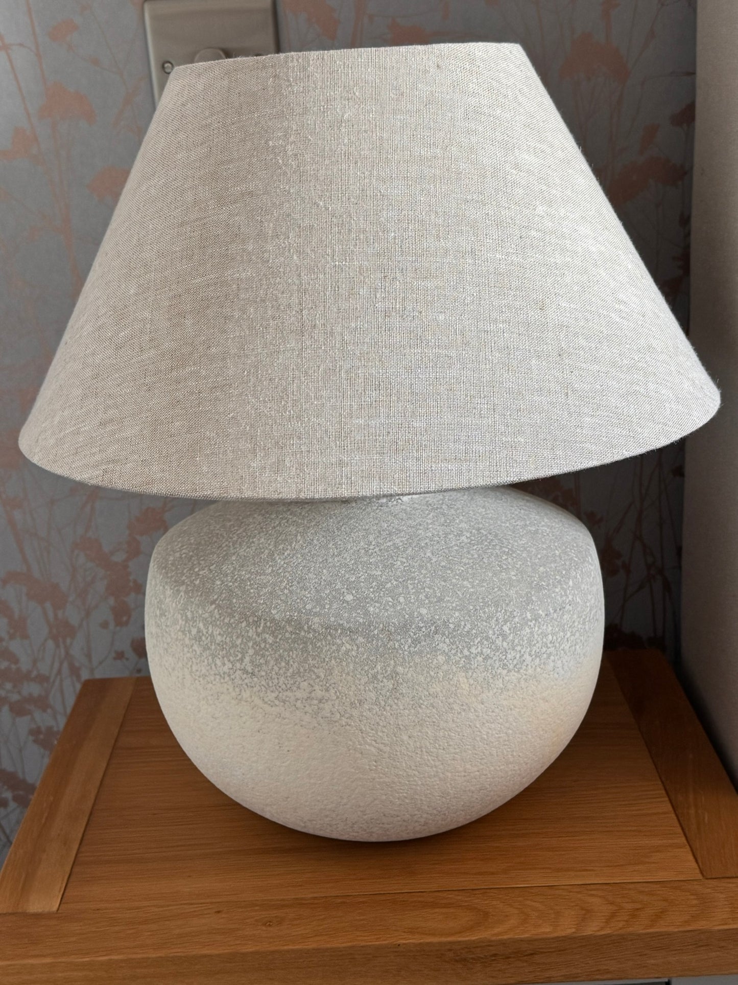 Roma Urn Table Lamp - White