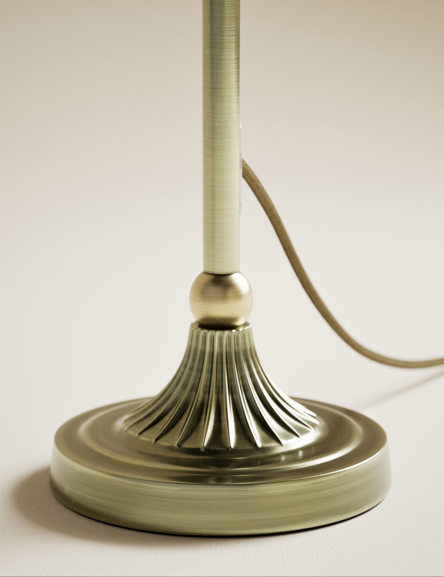 Winnie Velvet Table Lamp - Green